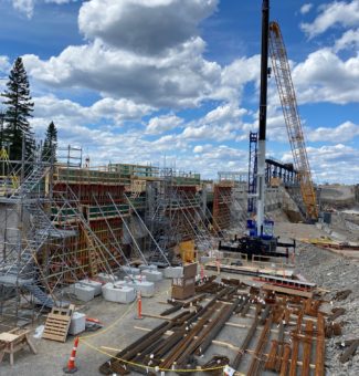 The Smoky Falls Dam Safety Project is underway to rehabilitate the 100-year-old spillway and sluiceway structures at OPG’s Smoky Falls Generating Station in northeast Ontario.