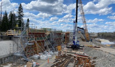 The Smoky Falls Dam Safety Project is underway to rehabilitate the 100-year-old spillway and sluiceway structures at OPG’s Smoky Falls Generating Station in northeast Ontario.